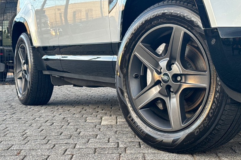 Used Land Rover Defender 2024 for sale - 76984299: Photo 45