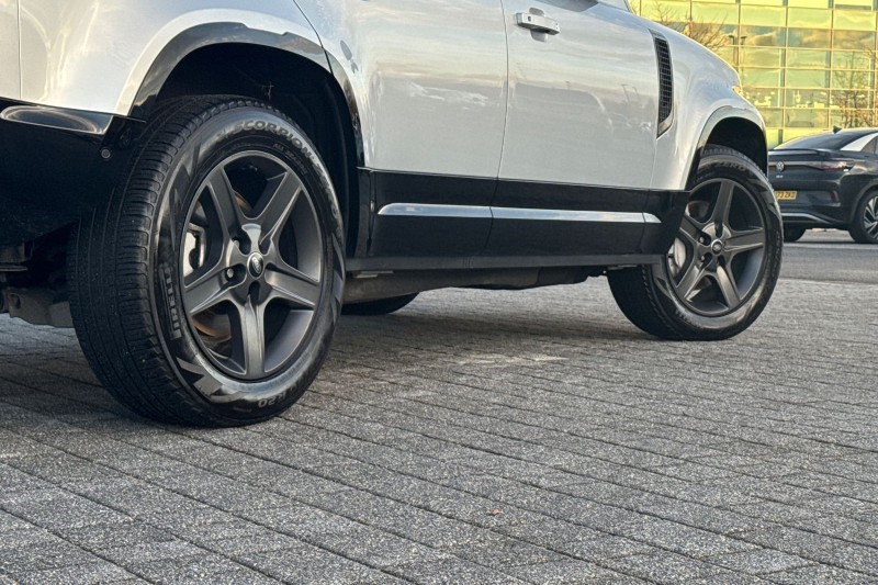 Used Land Rover Defender 2024 for sale - 76984299: Photo 49