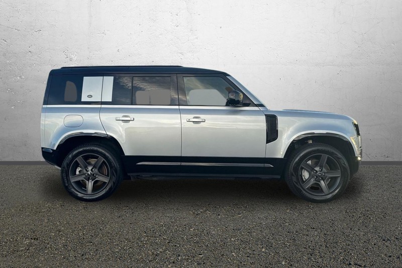 Used Land Rover Defender 2024 for sale - 76984299: Photo 5