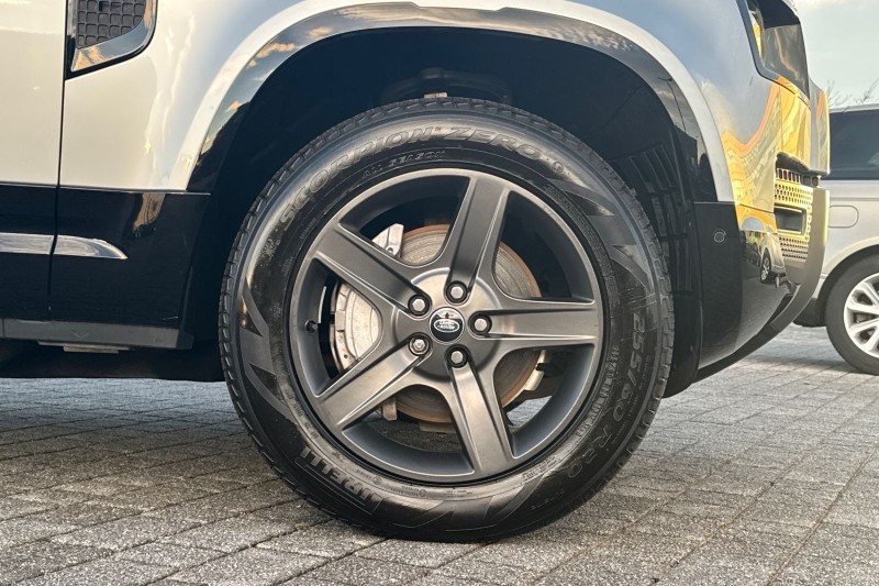 Used Land Rover Defender 2024 for sale - 76984299: Photo 8