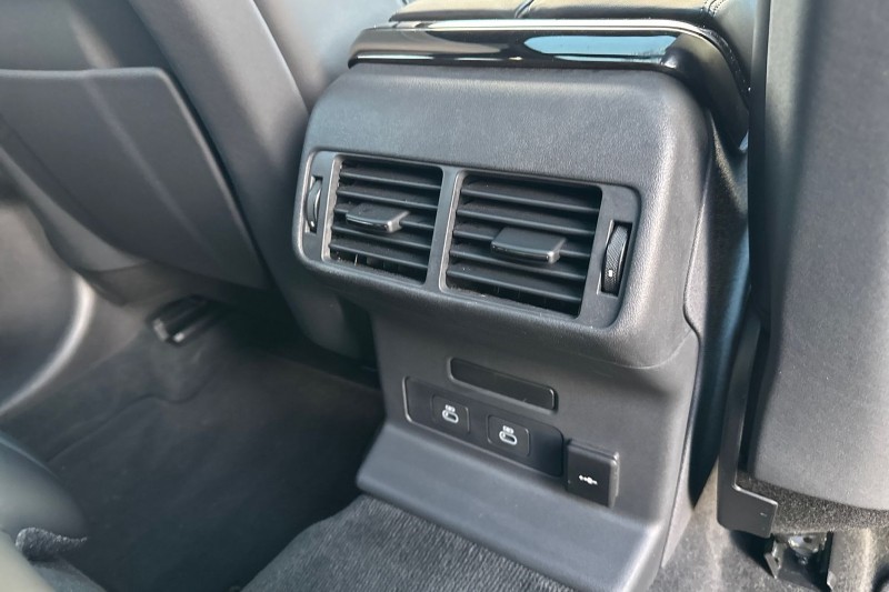 Used Land Rover Range Rover Velar 2024 for sale - 76984341: Photo 18