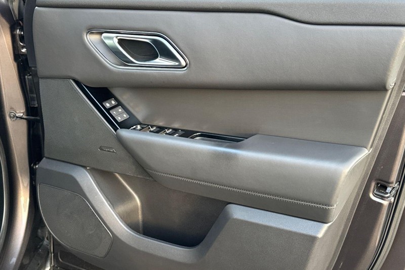 Used Land Rover Range Rover Velar 2024 for sale - 76984341: Photo 22