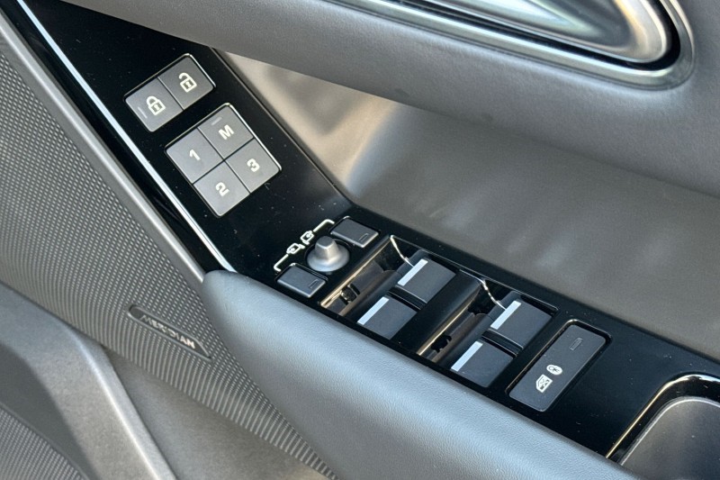 Used Land Rover Range Rover Velar 2024 for sale - 76984341: Photo 23