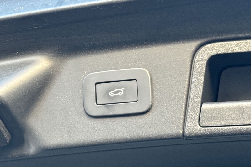 Used Land Rover Range Rover Velar 2024 for sale - 76984341: Photo 43