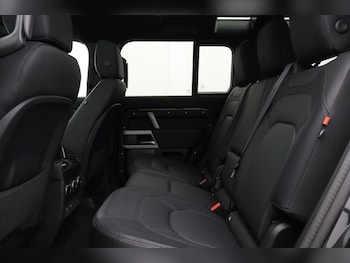 Used Land Rover Defender 2024 for sale - 78804603: Photo