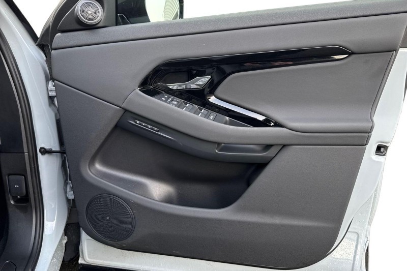 Used Land Rover Range Rover Evoque 2025 for sale - 77353907: Photo 21