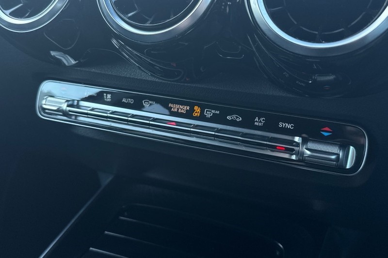 Used Mercedes-Benz GLB 2022 for sale - 77930964: Photo 31