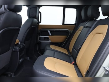 Used Land Rover Defender 2023 for sale - 78656757: Photo