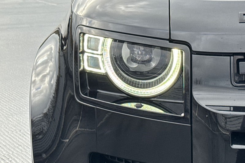 Used Land Rover Defender 2022 for sale - 76984317: Photo 17