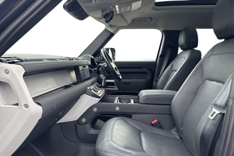 Used Land Rover Defender 2022 for sale - 76984317: Photo 3