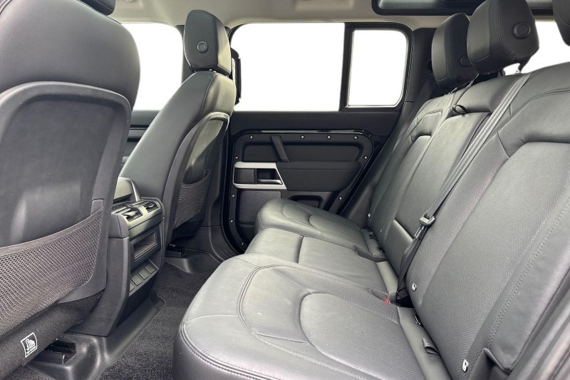 Used Land Rover Defender 2022 for sale - 76984317: Photo 4