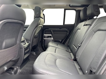 Used Land Rover Defender 2022 for sale - 76984317: Photo