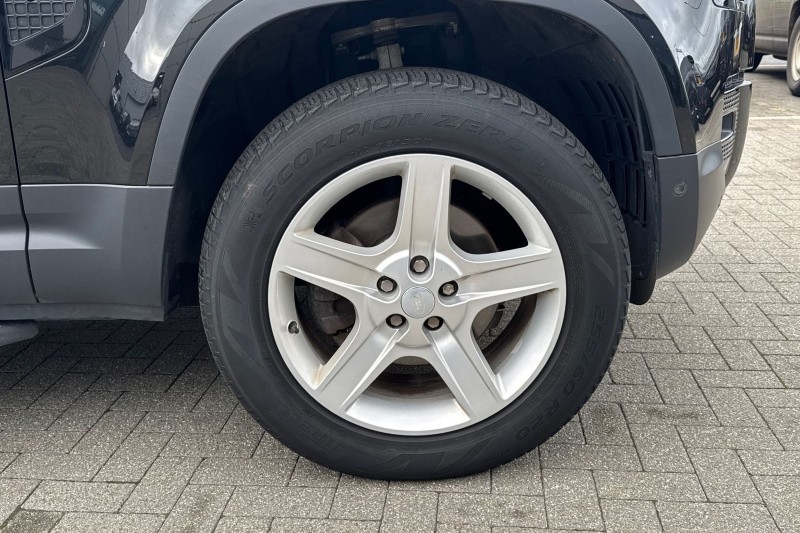 Used Land Rover Defender 2022 for sale - 76984317: Photo 8