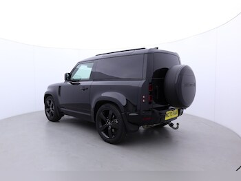 Used Land Rover Defender 2024 for sale - 78266823: Photo