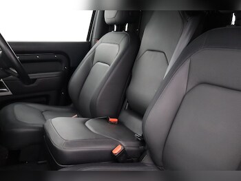 Used Land Rover Defender 2024 for sale - 78266823: Photo