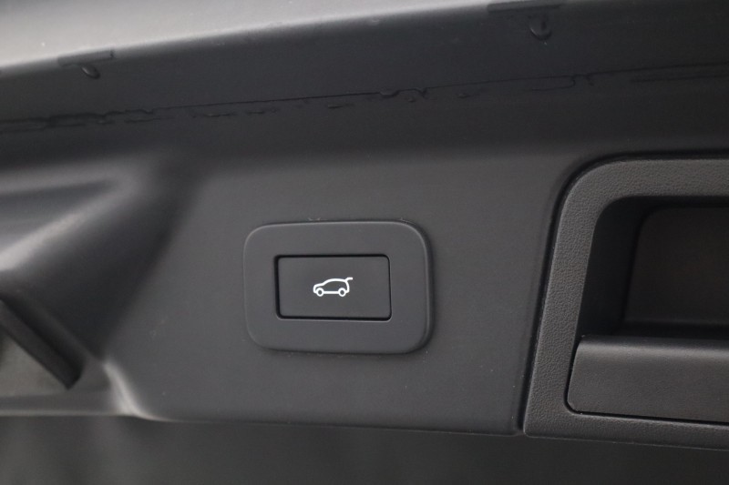 Used Land Rover Range Rover Velar 2023 for sale - 77718124: Photo 36