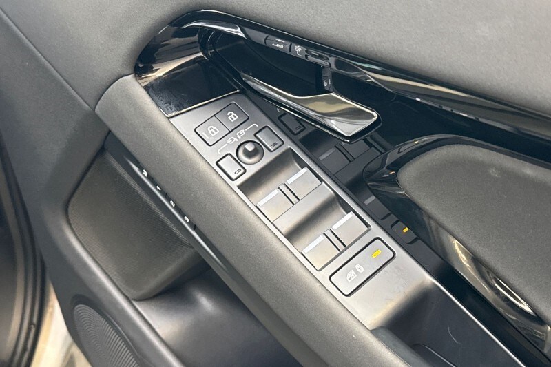 Used Land Rover Range Rover Evoque 2025 for sale - 78219076: Photo 24