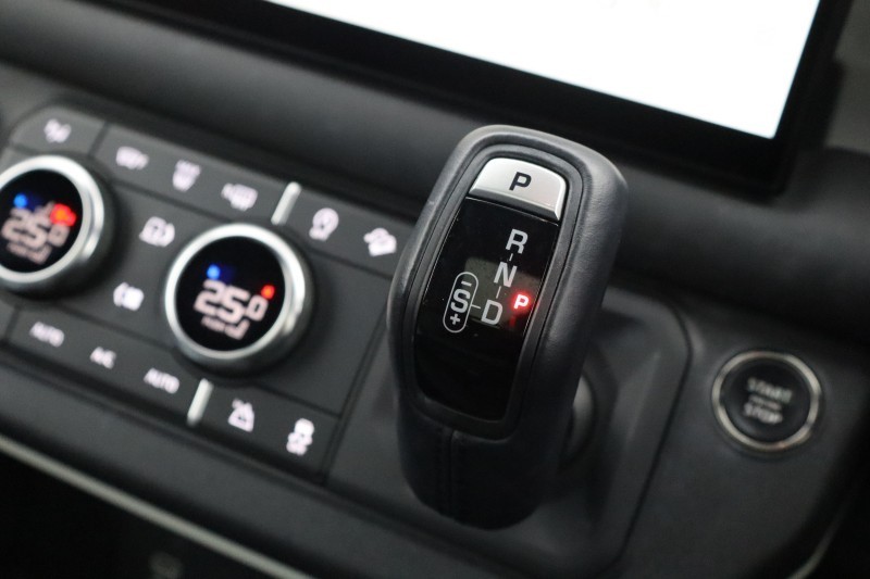 Used Land Rover Defender 2023 for sale - 77915620: Photo 13