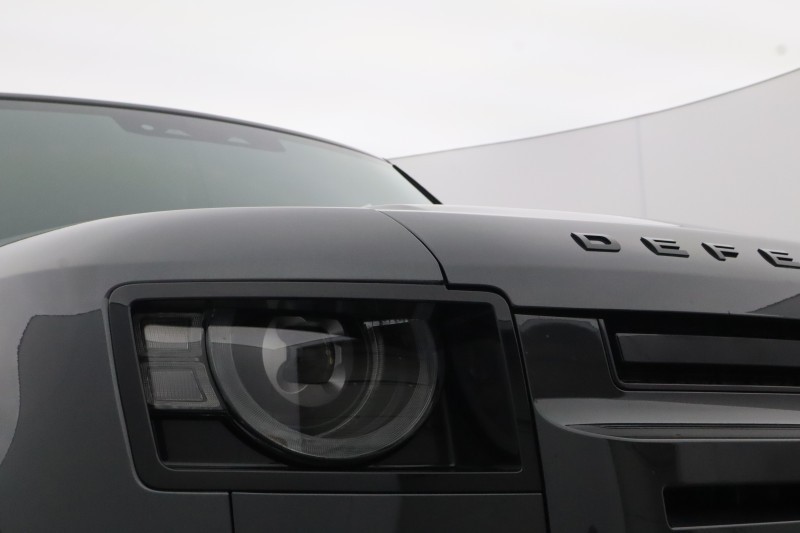 Used Land Rover Defender 2023 for sale - 77915620: Photo 17