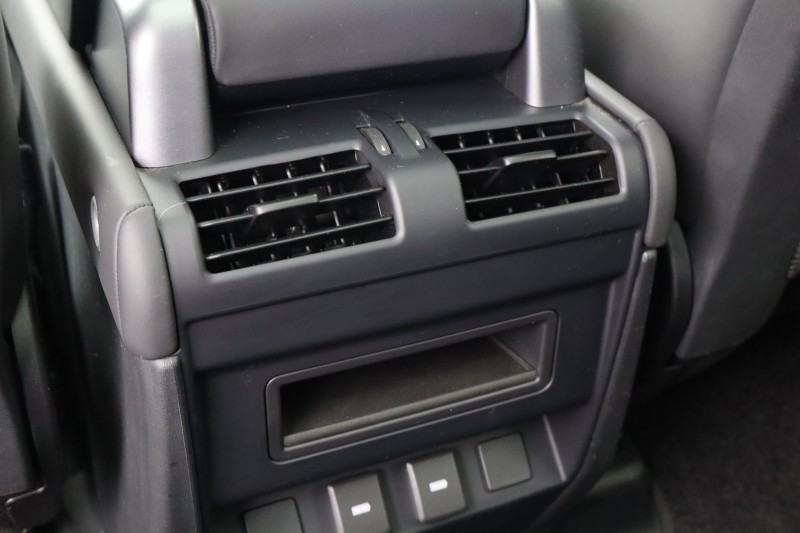 Used Land Rover Defender 2023 for sale - 77915620: Photo 18