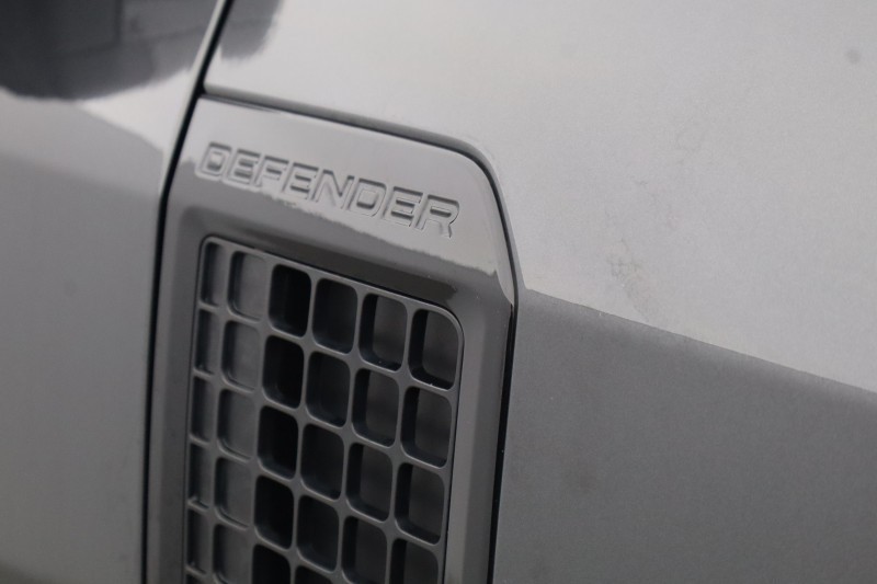 Used Land Rover Defender 2023 for sale - 77915620: Photo 20