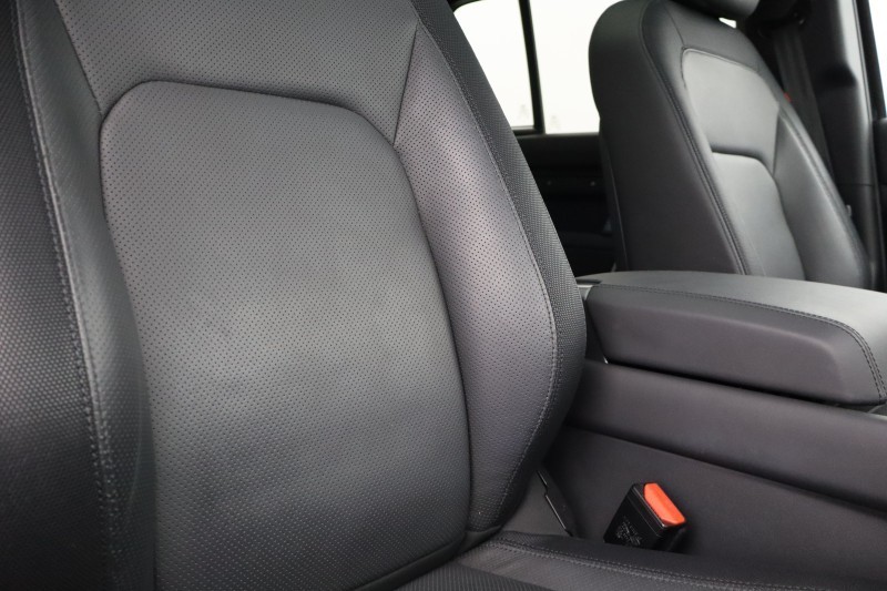 Used Land Rover Defender 2023 for sale - 77915620: Photo 27