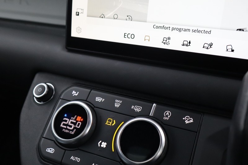 Used Land Rover Defender 2023 for sale - 77915620: Photo 32