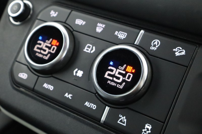 Used Land Rover Defender 2023 for sale - 77915620: Photo 33