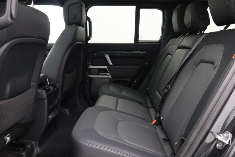 Used Land Rover Defender 2023 for sale - 77915620: Photo 4