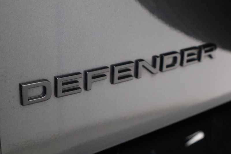 Used Land Rover Defender 2023 for sale - 77915620: Photo 47