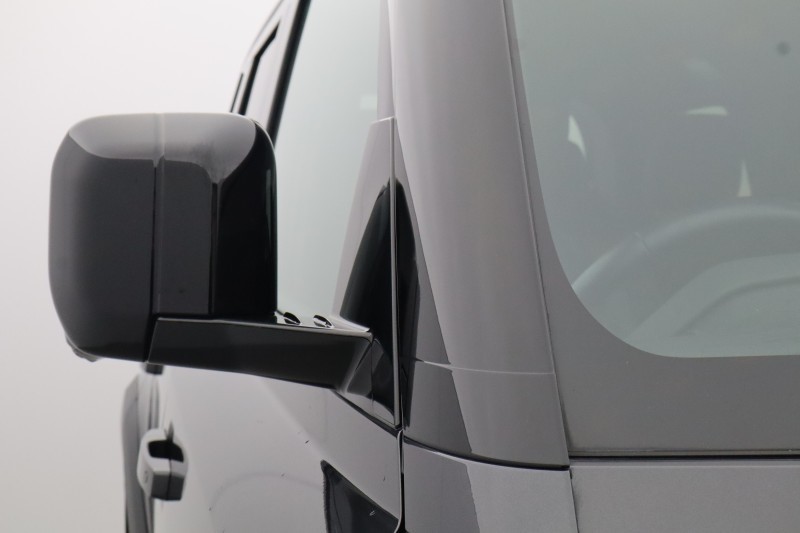 Used Land Rover Defender 2023 for sale - 77915620: Photo 51