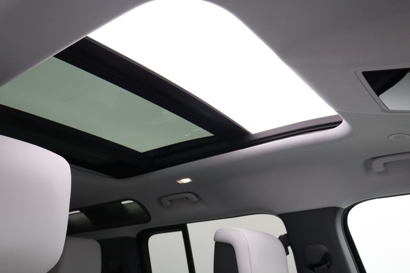 Used Land Rover Defender 2024 for sale - 78108879: Photo 24