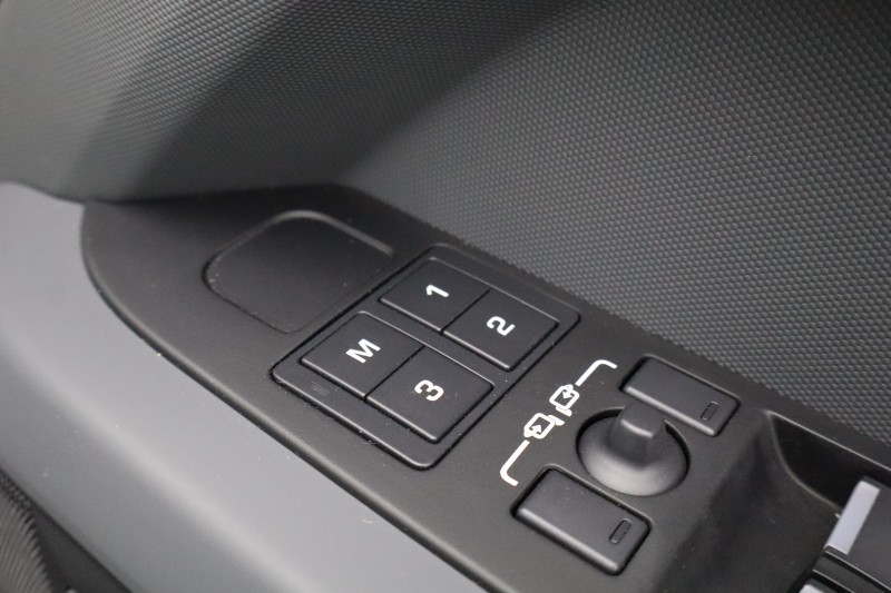 Used Land Rover Defender 2024 for sale - 78108879: Photo 27