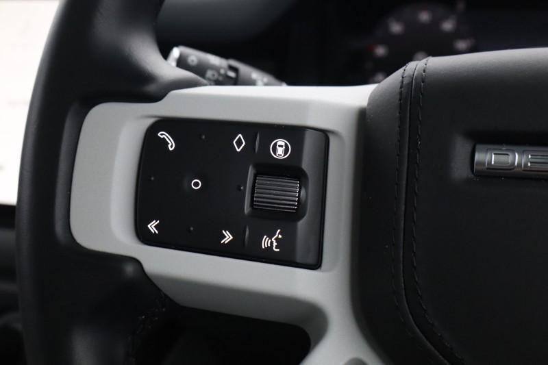 Used Land Rover Defender 2024 for sale - 78108879: Photo 32