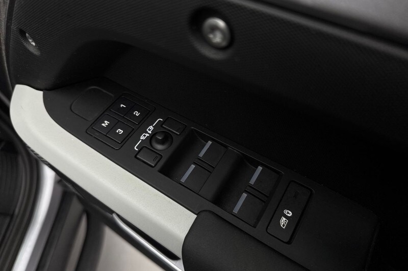 Used Land Rover Defender 2023 for sale - 77541533: Photo 24