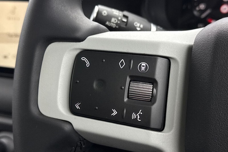 Used Land Rover Defender 2023 for sale - 77541533: Photo 28