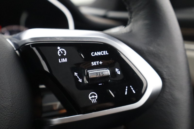 Used Jaguar XF 2024 for sale - 77950794: Photo 32