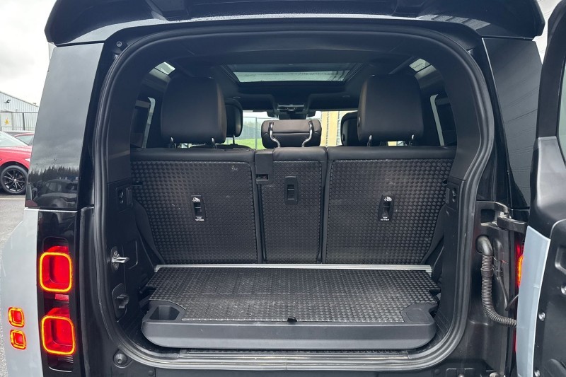 Used Land Rover Defender 2023 for sale - 76984318: Photo 10