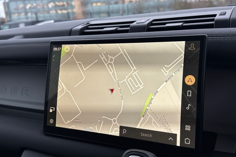 Used Land Rover Defender 2023 for sale - 76984318: Photo 11