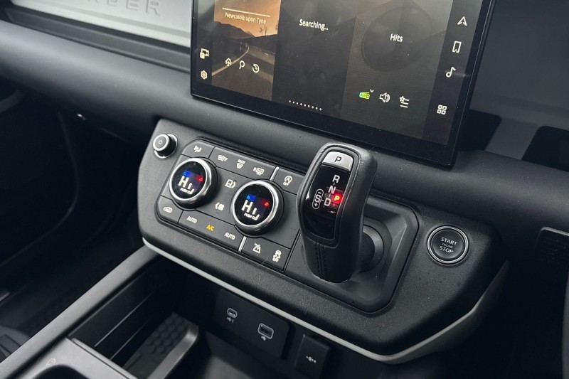 Used Land Rover Defender 2023 for sale - 76984318: Photo 13