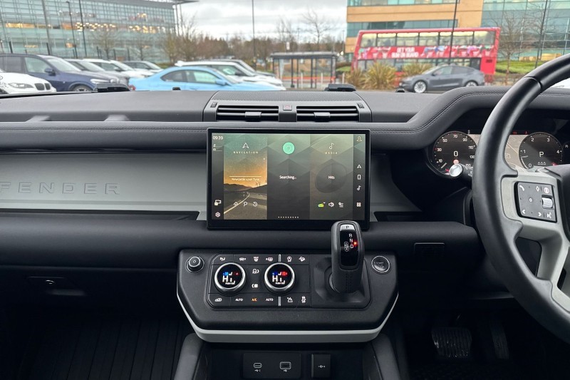 Used Land Rover Defender 2023 for sale - 76984318: Photo 14