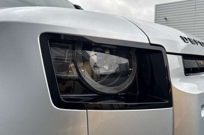 Used Land Rover Defender 2023 for sale - 76984318: Photo 17