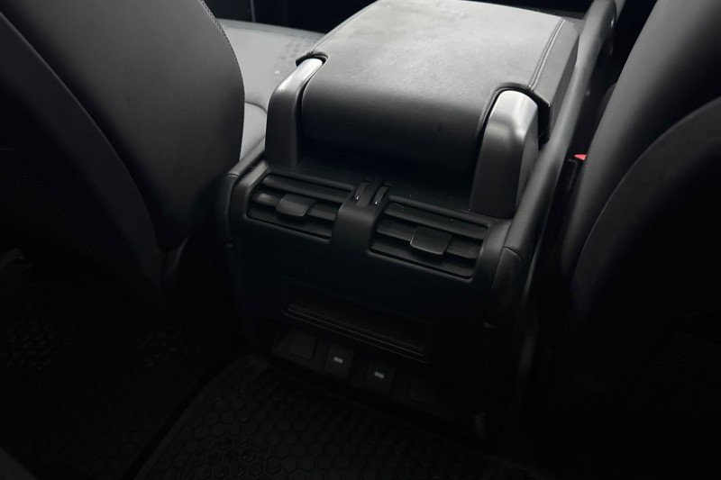 Used Land Rover Defender 2023 for sale - 76984318: Photo 18