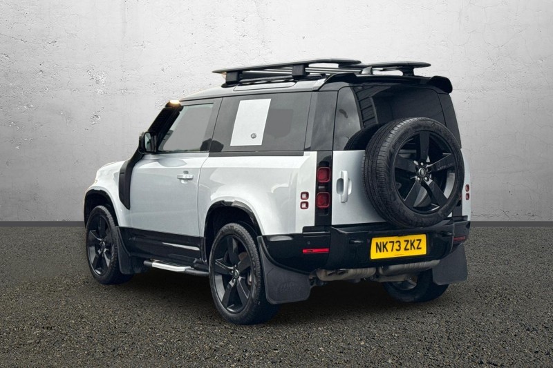 Used Land Rover Defender 2023 for sale - 76984318: Photo 2