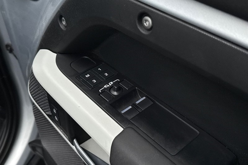 Used Land Rover Defender 2023 for sale - 76984318: Photo 23