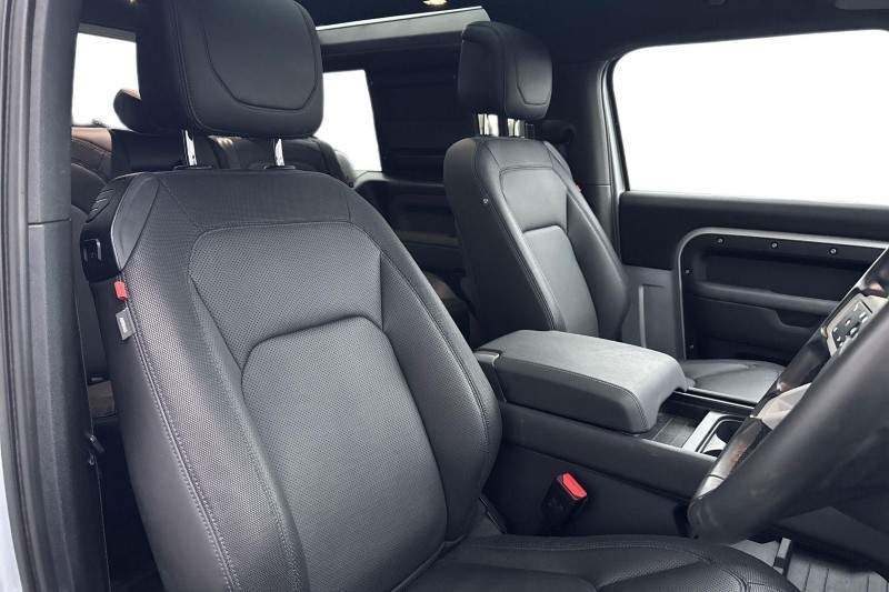 Used Land Rover Defender 2023 for sale - 76984318: Photo 26