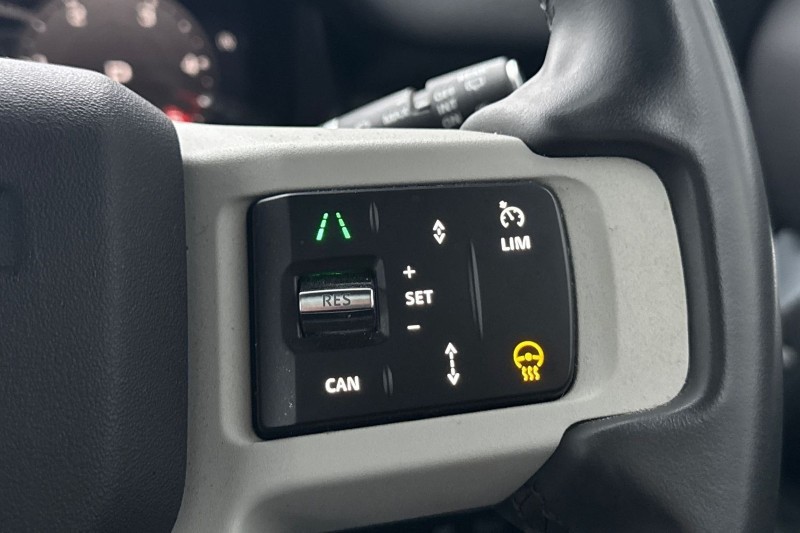 Used Land Rover Defender 2023 for sale - 76984318: Photo 28