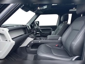 Used Land Rover Defender 2023 for sale - 76984318: Photo