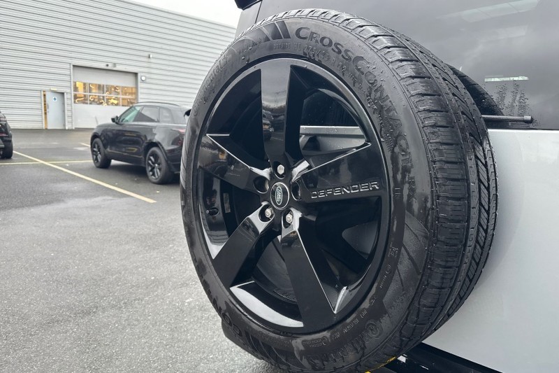 Used Land Rover Defender 2023 for sale - 76984318: Photo 42