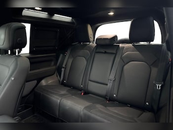 Used Land Rover Defender 2023 for sale - 76984318: Photo